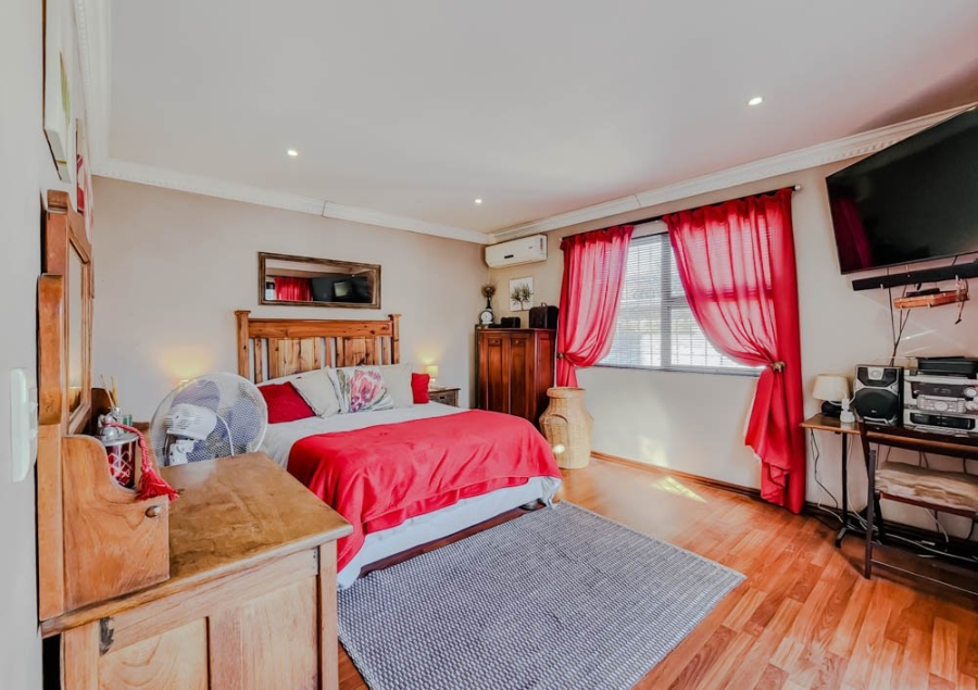 4 Bedroom Property for Sale in Soneike Western Cape